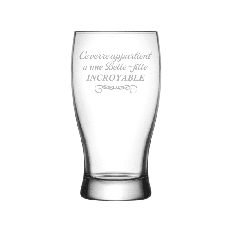 Ce verre appartient à une belle fille incroyable – Image 4